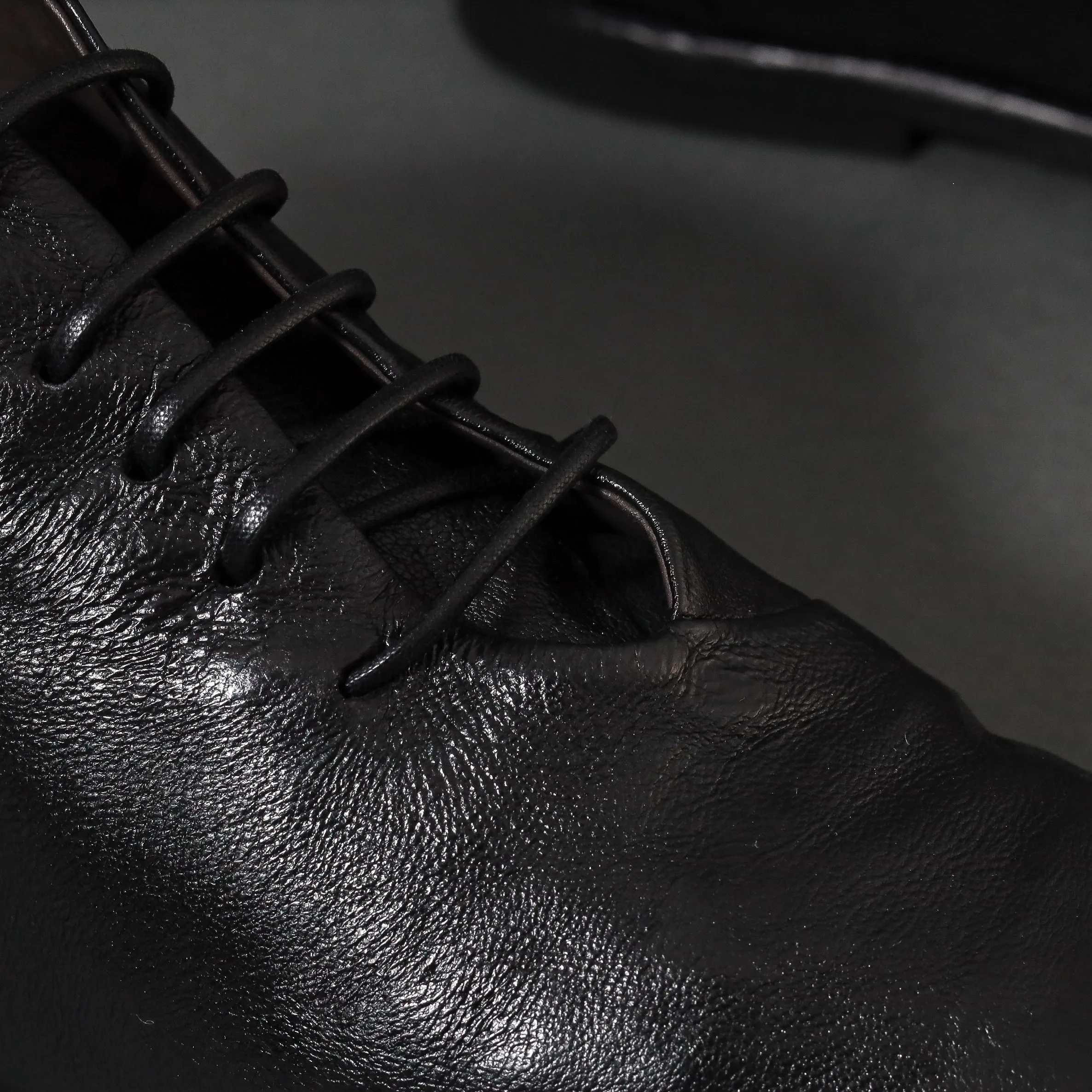 1056 Black