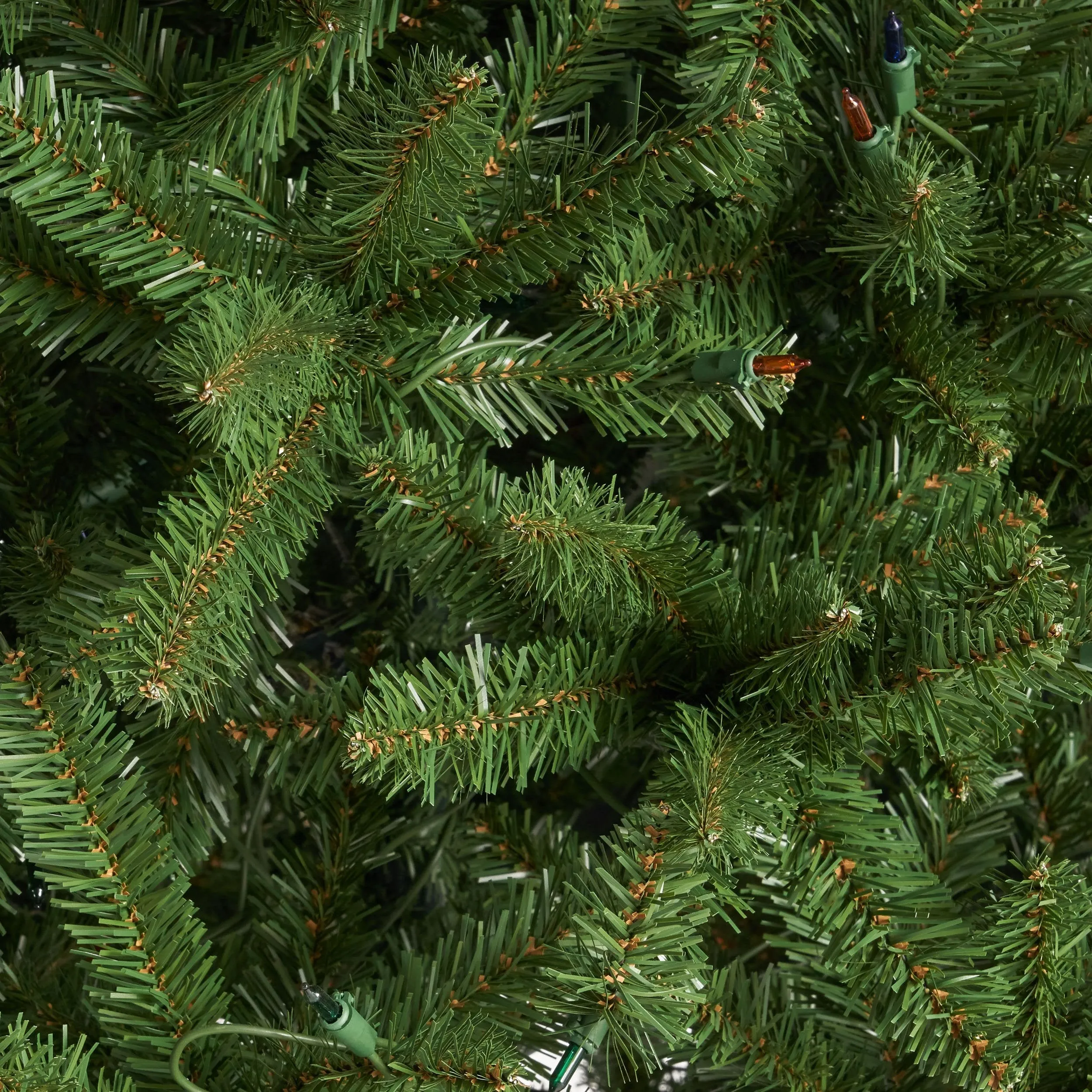 4.5-foot Norway Spruce Hinged Artificial Christmas Tree - NH513703