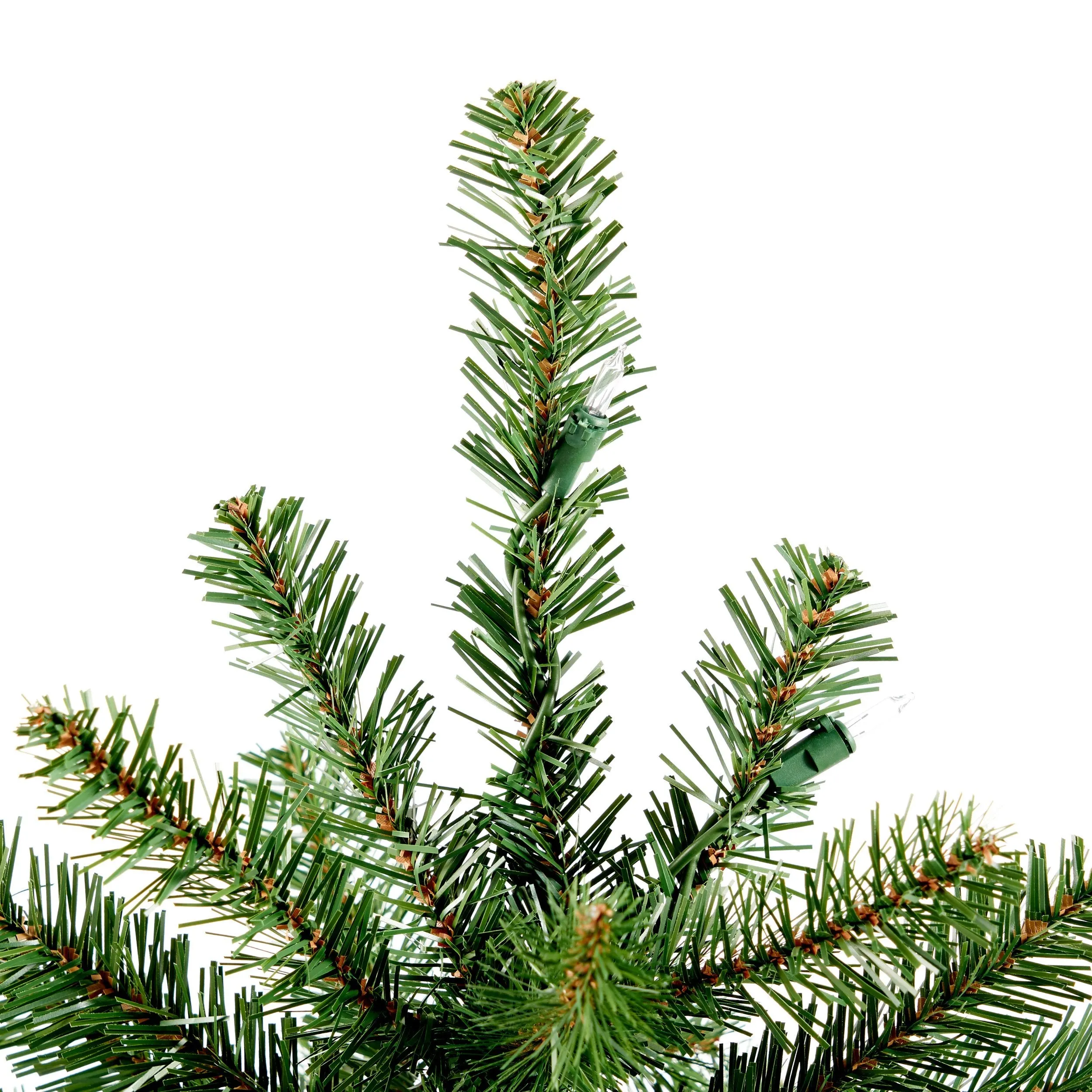 4.5-foot Norway Spruce Hinged Artificial Christmas Tree - NH513703