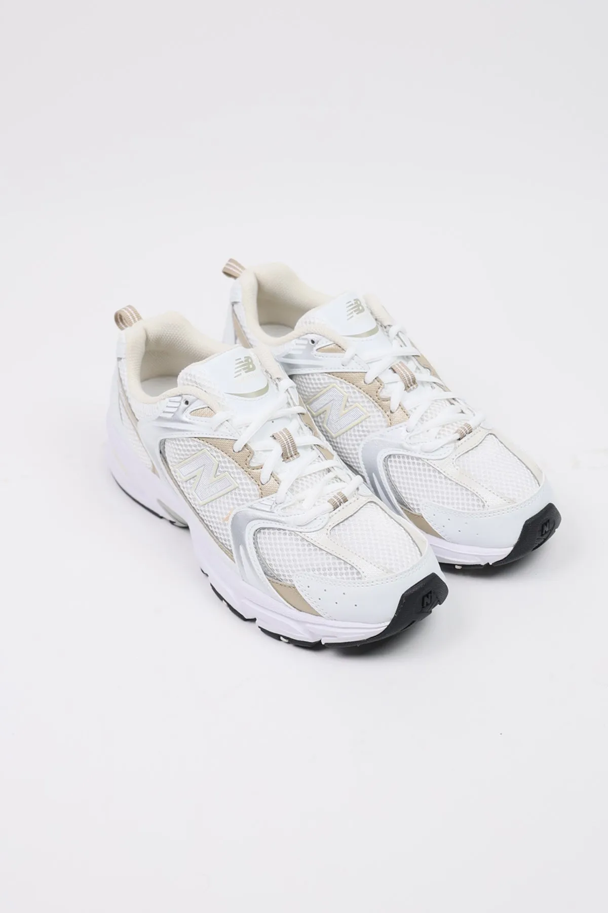 530 - White/Beige